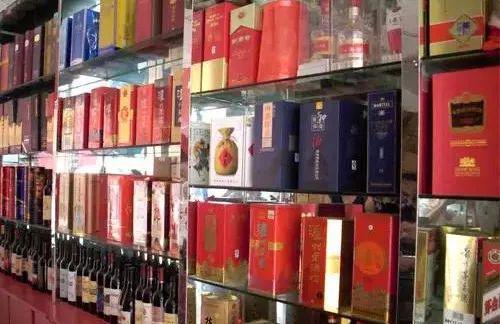 萬億市場(chǎng)下的生存困境 煙酒店老板為何在酒類經(jīng)營(yíng)中難以獲利